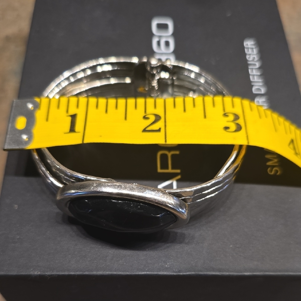 Elegant Silver and Black Hinged Women's Bracelet 7.5" To 8" - Picture 3 of 3